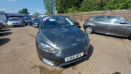 FORD FOCUS 1.0 T EcoBoost Titanium