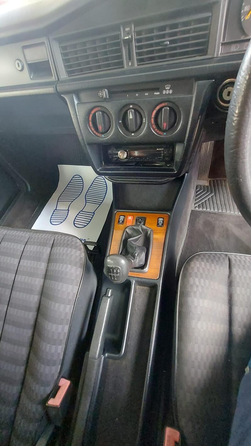 MERCEDES-BENZ 190
