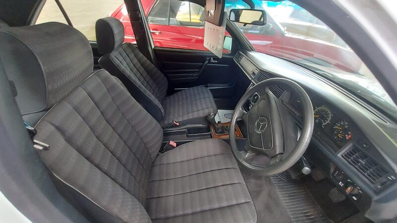 MERCEDES-BENZ 190